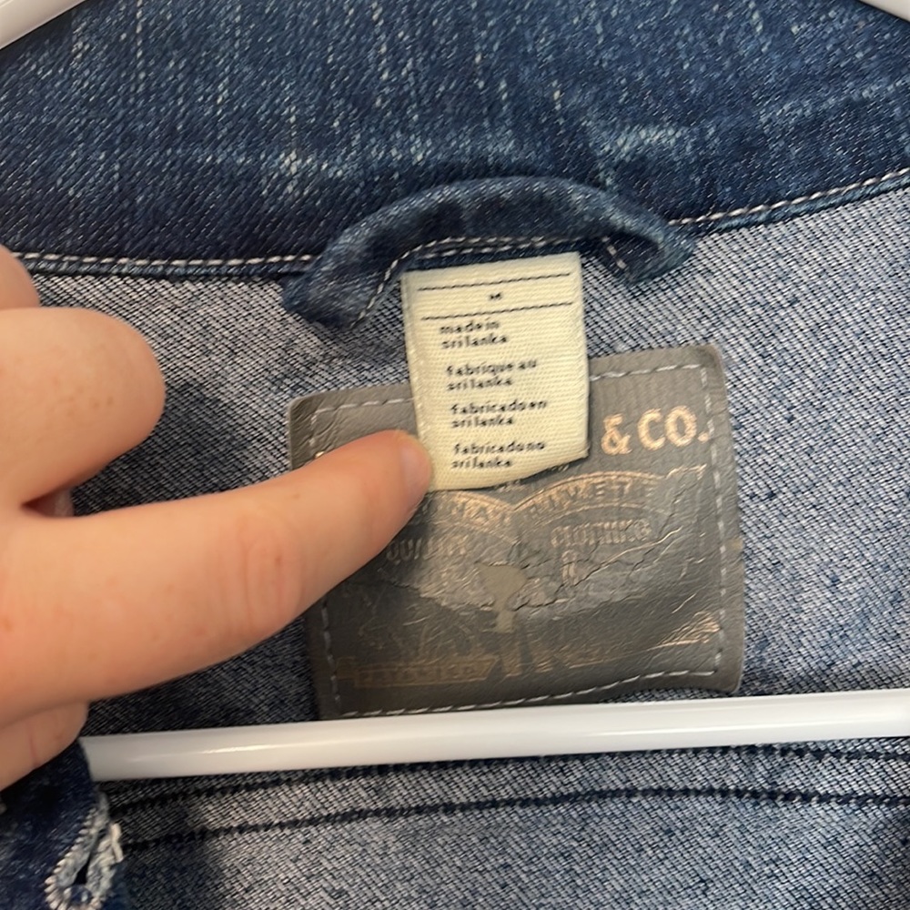 Women’s Levi Denim Jacket Size M crop - Picture 3 of 7